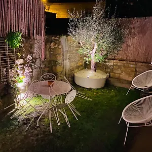 Appartement Ty Laumann Petite Maison Jardin Sur Le Port De Avec Parking Souterrain, Vannes
